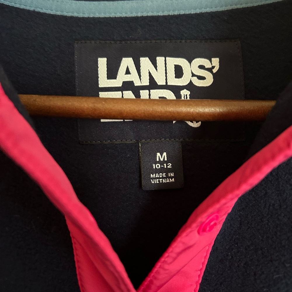 LANDS’ END HERITAGE QUARTER 1/4 SNAP FLEECE PULLOVER, GUC, Hibiscus, Size Med - Picture 3 of 4